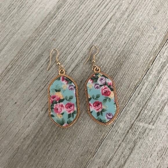 NWT Floral Oval Dangle Statement Earrings - Picture 3 of 6